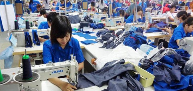 Thủ tục xuất khẩu quần áo sang nước ngoài chi tiết từ A-Z
